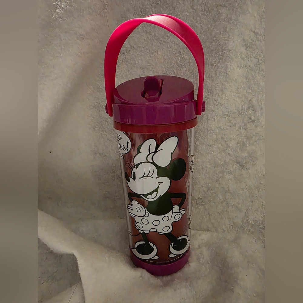 Disney Parks Minnie Mouse Changes colors when cold New